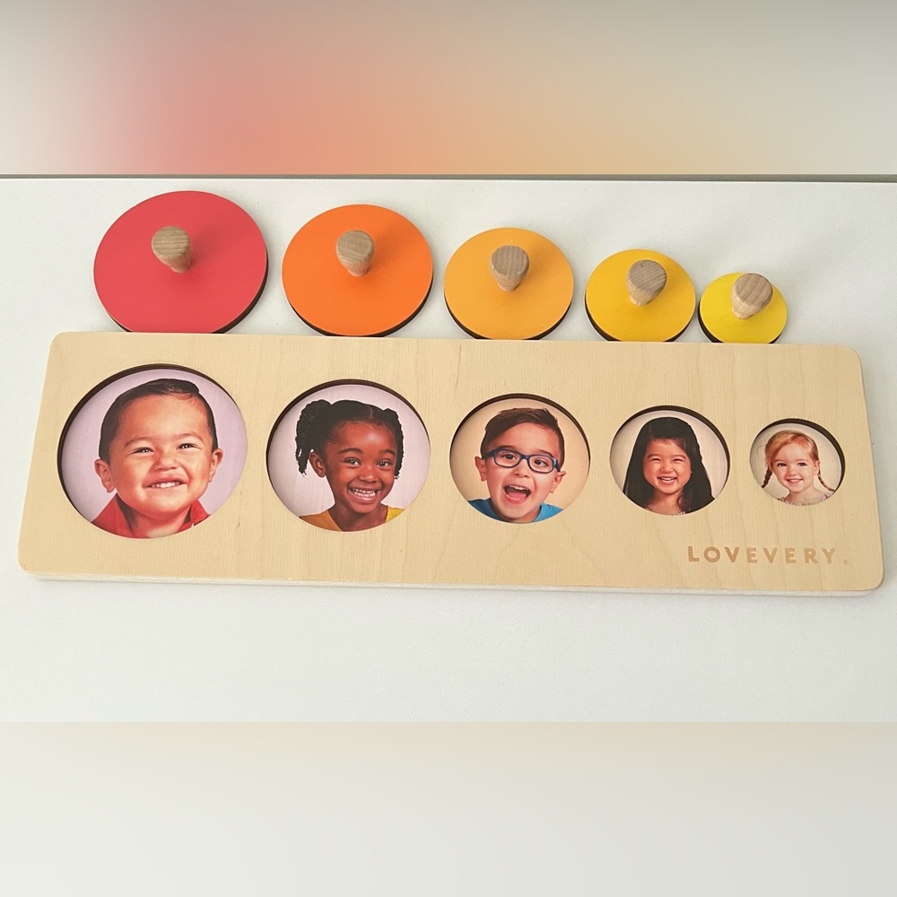 Lovevery circle friends puzzle